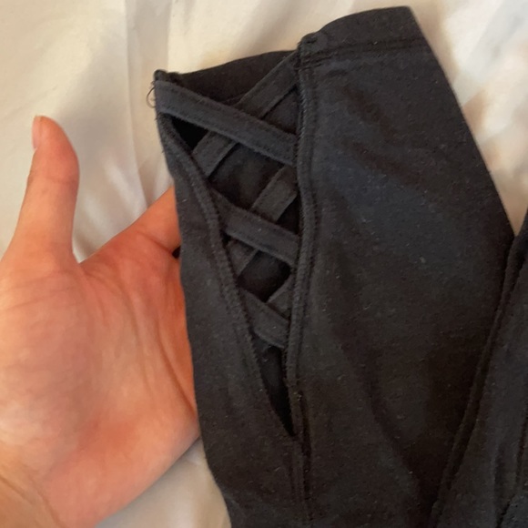 high rise leggings - Picture 3 of 3